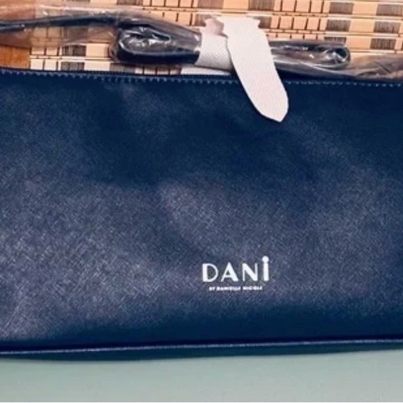 DANI By Danielle Nicole Navy Blue Cinderella purse handbag shoulder bag NWT - Picture 4 of 8